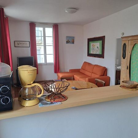 Loft Vue Imprenable Sur Le Vieux Saintes Apartment Luaran gambar
